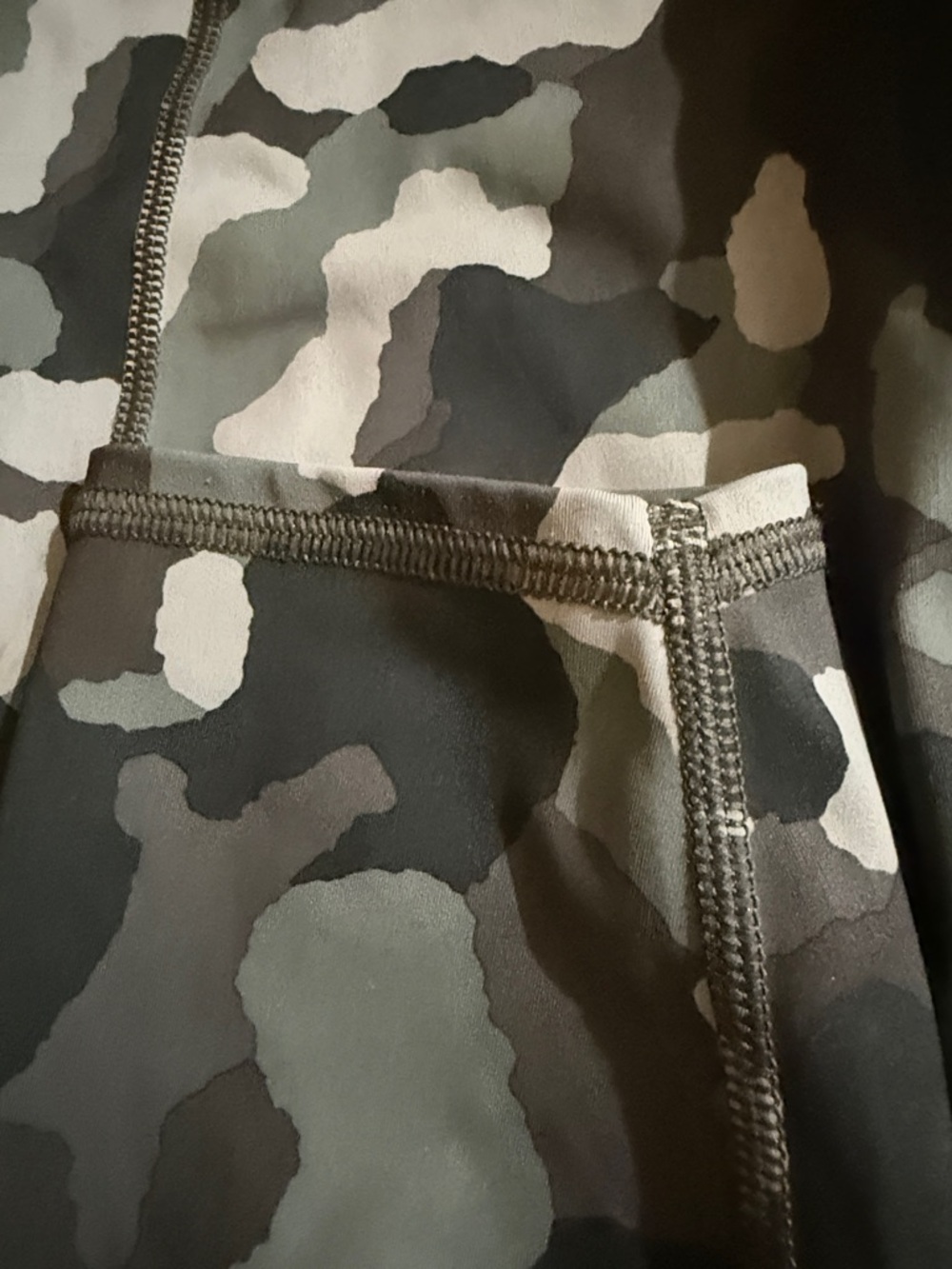 Athleta Lightning Camo 7/8 tight Camouflage Women's Leggings size M - Picture 6 of 15